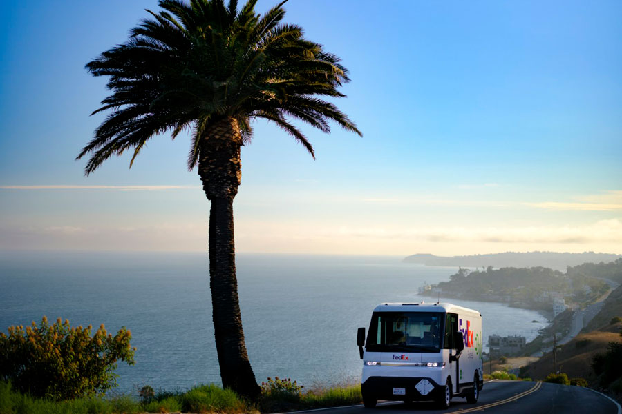 FedEx-electric-truck-with-palmtree
