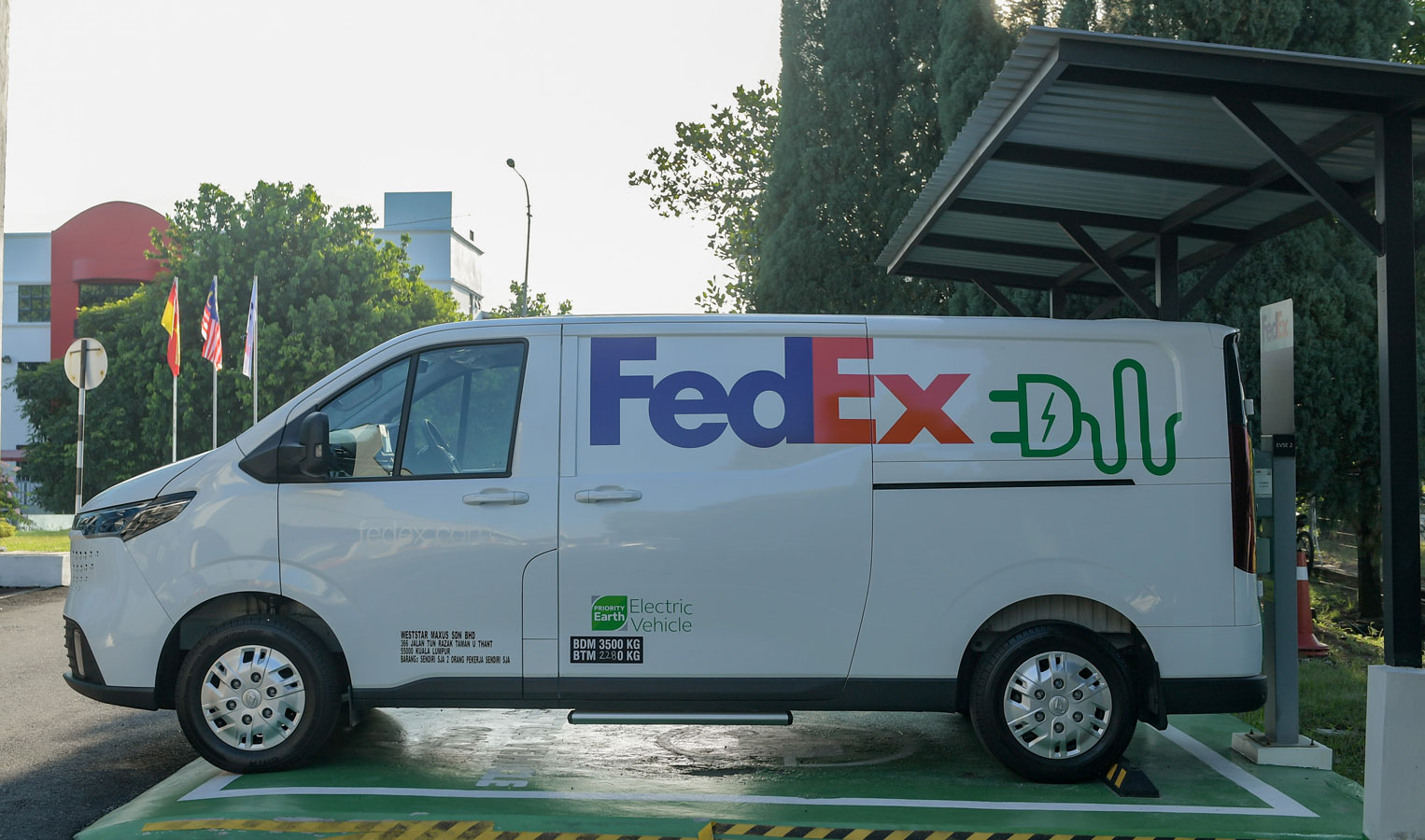 FedEx Malaysia commences electric vehicle delivery trial to Singapore.